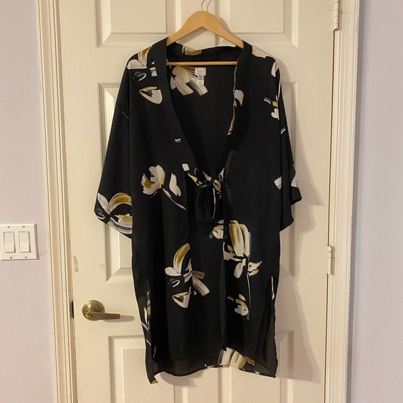 A New Day tie front kimono style duster. - Picture 1 of 4